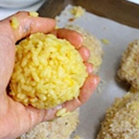 Cách làm cơm chiên xù kiểu bánh cam