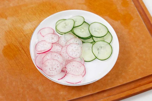 Cơm chưng nấm thông và hải sản thơm ngon, bổ dưỡng