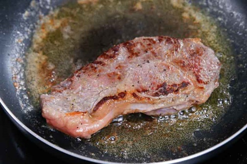 Cơm chưng nấm thông và hải sản thơm ngon, bổ dưỡng