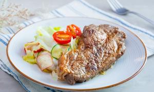 Cơm chưng nấm thông và hải sản thơm ngon, bổ dưỡng