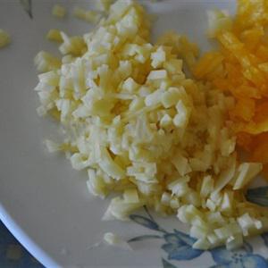 Cách làm cơm cuộn bí đỏ