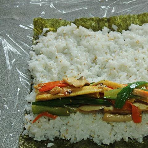 Cách làm cơm cuộn chay