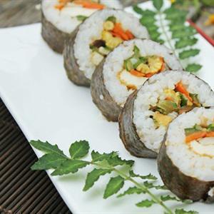 Cách làm cơm cuộn chay