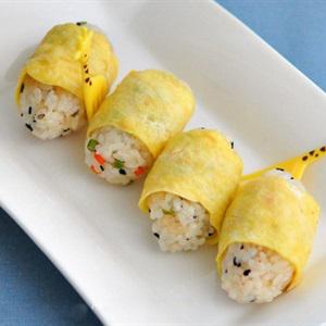 Cơm cuộn kiểu nhộng tằm