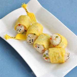 Cơm cuộn kiểu nhộng tằm