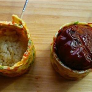 Cách làm cơm cuộn trứng chiên