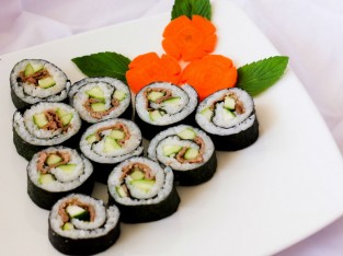 Cơm cuộn và cơm cuộn chiên xù