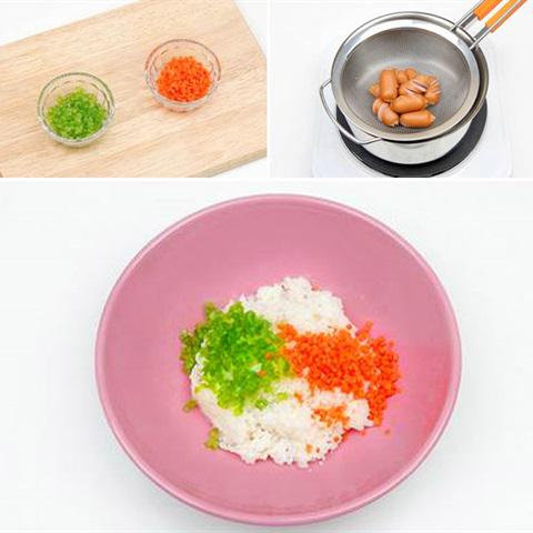 Cách làm cơm cuộn xúc xích