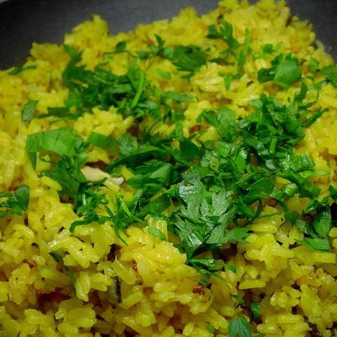 Cách làm cơm gà áp chảo sốt chua cay