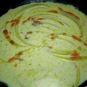 Cách làm cơm gà áp chảo sốt chua cay