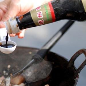 Cách làm cơm gà chiên cải xanh