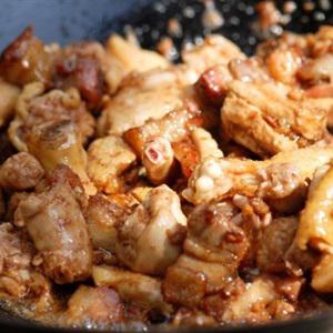 Cách làm cơm gà chiên cải xanh