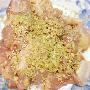 Cách làm cơm gà lá dứa