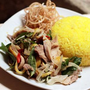 Cách làm cơm gà miền Trung