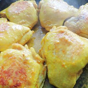 Cách làm cơm gà rim nghệ