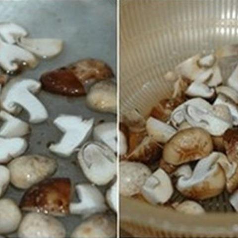 Cách làm cơm gà rô ti sốt nấm