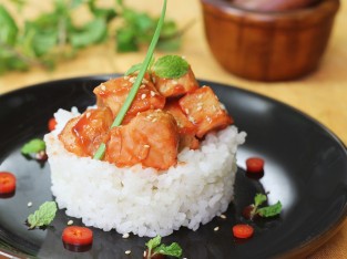 Cơm gà sốt xí muội