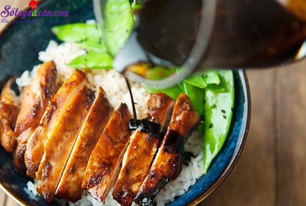 Cơm gà teriyaki ngon mê mẩn – bạn đã thử?