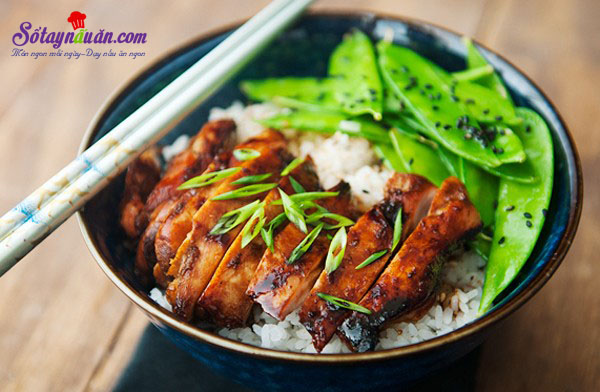 Cơm gà teriyaki ngon mê mẩn – bạn đã thử?