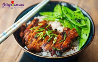 Cơm gà teriyaki ngon mê mẩn – bạn đã thử?