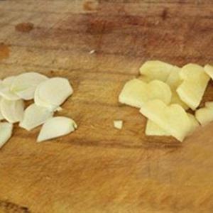 Cách làm cơm gà xì dầu