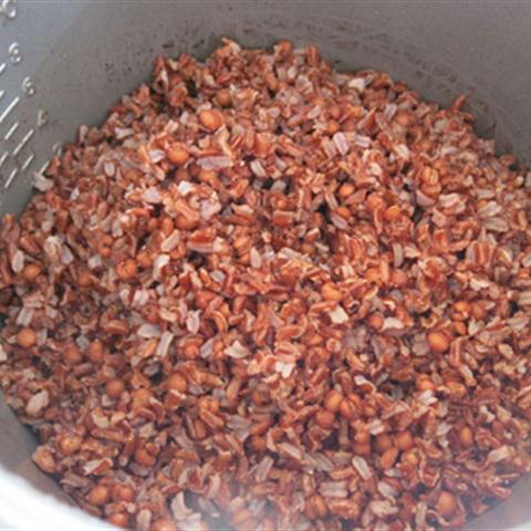 Cách làm cơm gạo lứt gà chiên sốt hạnh nhân