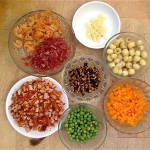 Cách làm cơm hấp lá sen bằng lò vi sóng