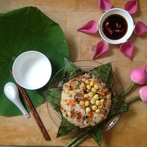 Cách làm cơm hấp lá sen bằng lò vi sóng