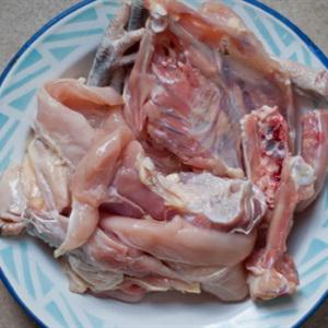 Cách làm cơm hấp thịt gà kho tàu