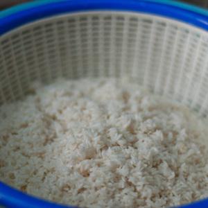 Cách làm cơm hấp thịt gà kho tàu