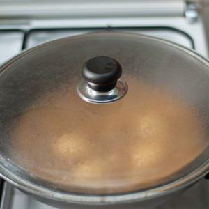 Cách làm cơm hấp thịt gà kho tàu