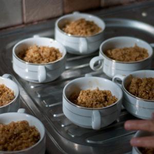 Cách làm cơm hấp thịt gà kho tàu