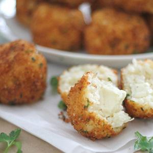 Cách làm cơm nắm bọc phô mai