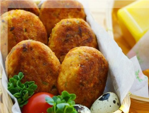 Cơm nắm cá ngừ cho bữa trưa công sở