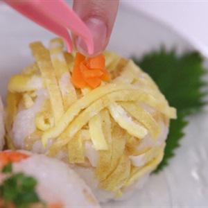 Cách làm cơm nắm cá ngừ