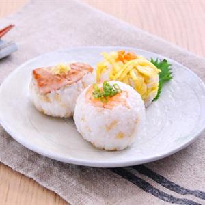 Cách làm cơm nắm cá ngừ