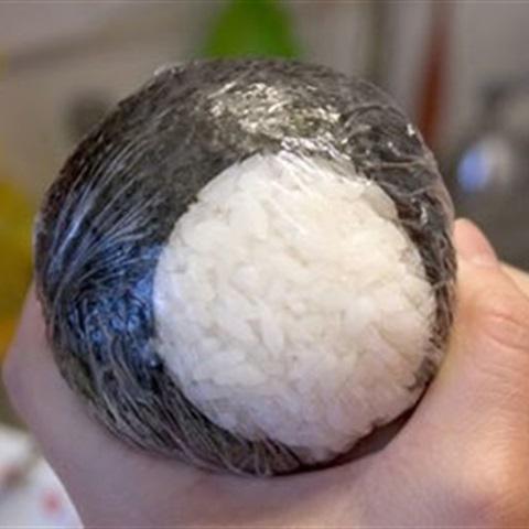 Cách làm cơm nắm Doremon