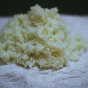 Cách làm cơm nắm muối mè