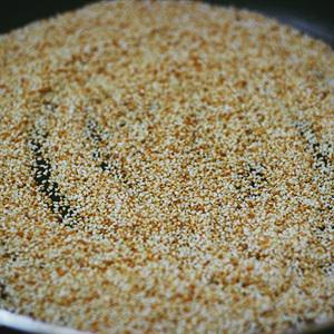 Cách làm cơm nắm muối mè