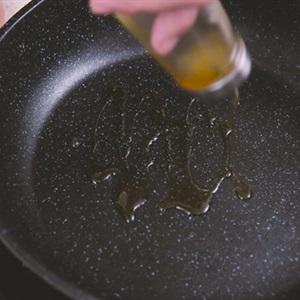 Cách làm cơm nắm nhồi phô mai chiên