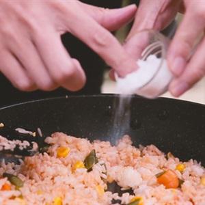 Cách làm cơm nắm nhồi phô mai chiên