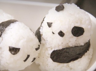 Cơm nắm onigiri gấu trúc
