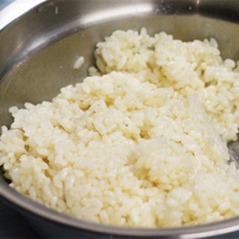 Cách làm cơm nắm sốt bò bọc mè