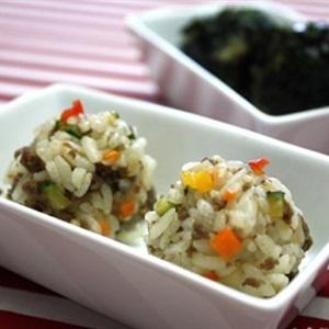 Cách làm cơm nắm thịt bò