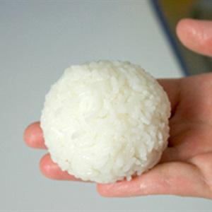 Cách làm cơm nắm tôm ruốc