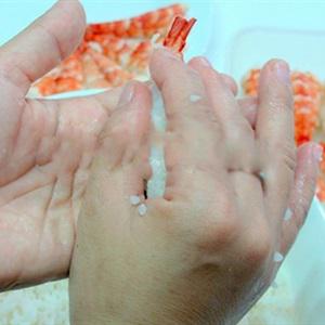 Cách làm cơm nắm tôm tươi