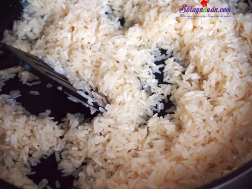 Cơm nếp chiên thập cẩm tuyệt ngon nhìn là muốn ăn ngay