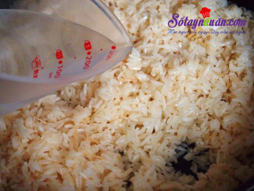 Cơm nếp chiên thập cẩm tuyệt ngon nhìn là muốn ăn ngay