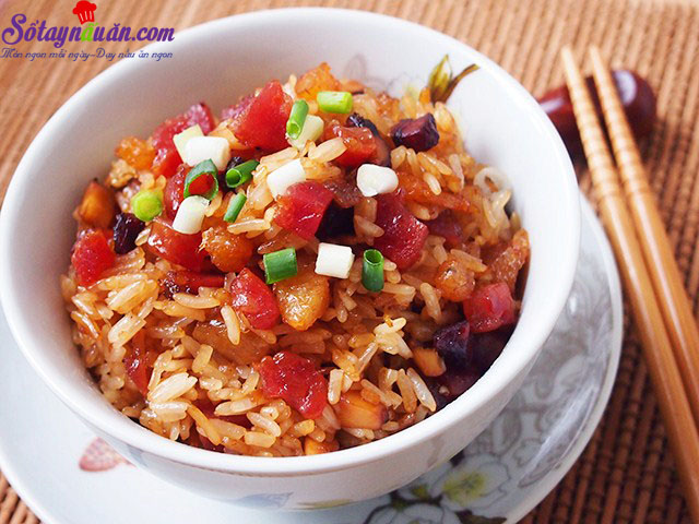 Cơm nếp chiên thập cẩm tuyệt ngon nhìn là muốn ăn ngay