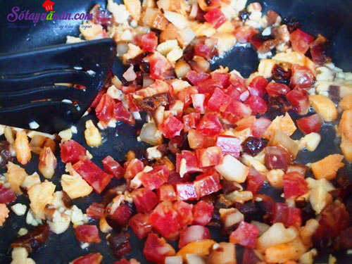 Cơm nếp chiên thập cẩm tuyệt ngon nhìn là muốn ăn ngay